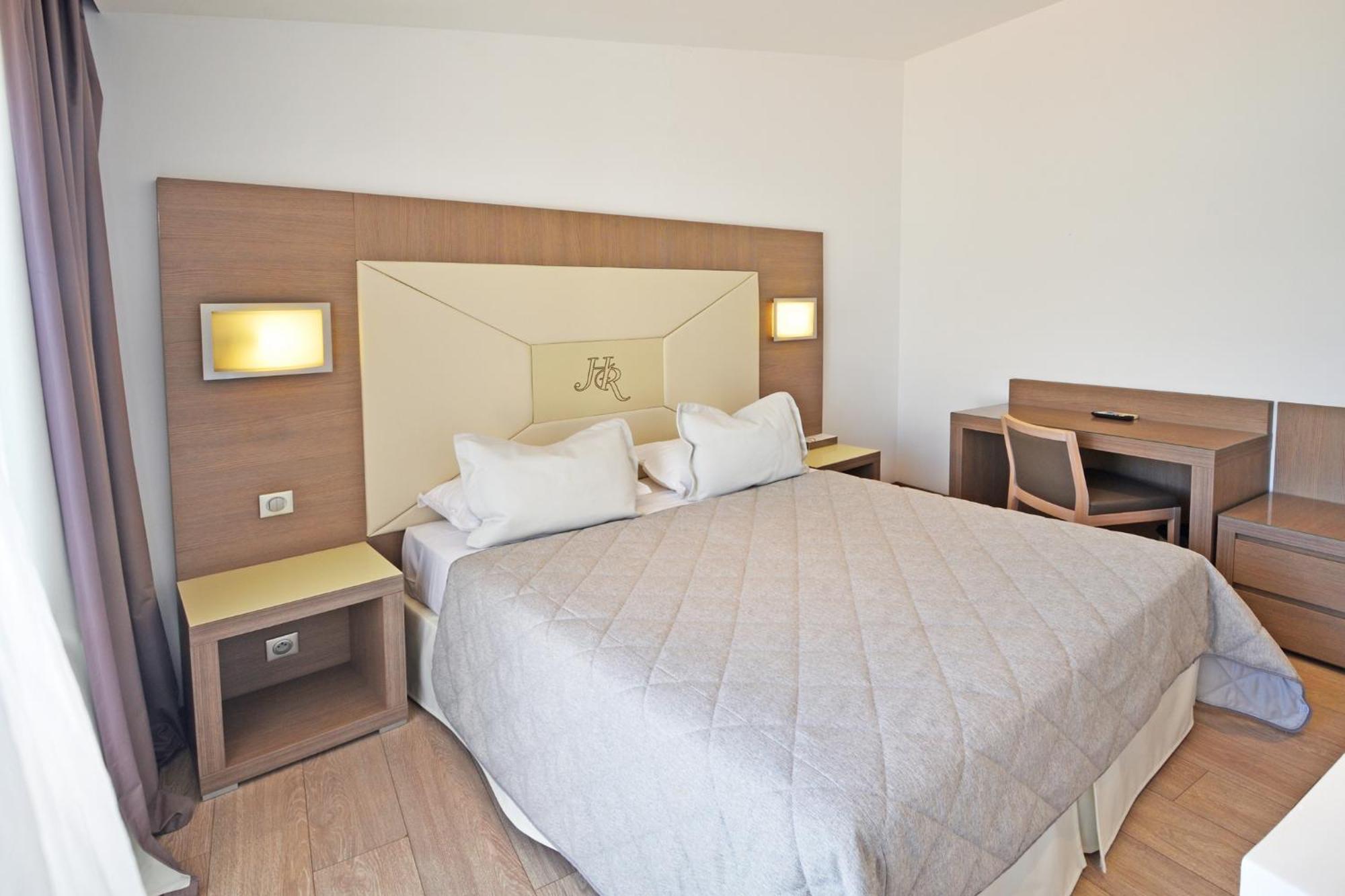Hotel Le Rocher Calvi  Bagian luar foto