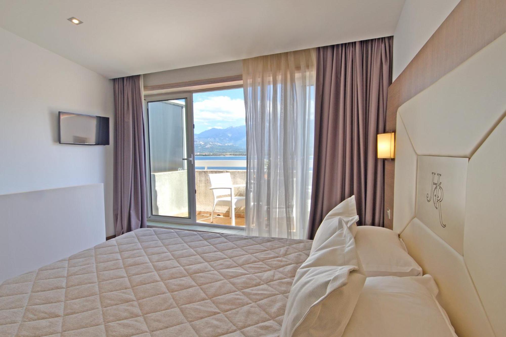 Hotel Le Rocher Calvi  Bagian luar foto