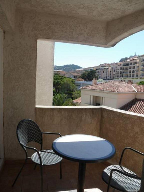 Hotel Le Rocher Calvi  Ruang foto